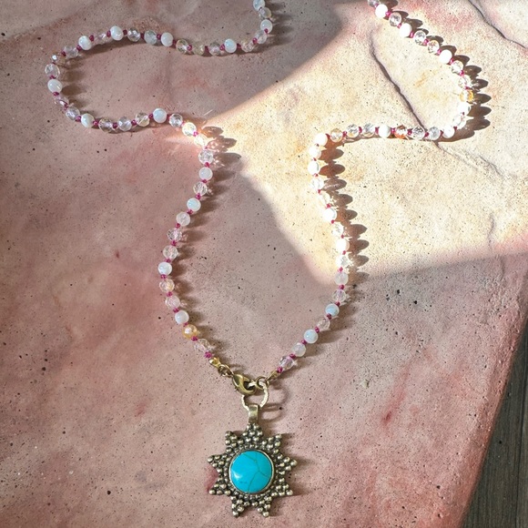 Handmade hand knotted gemstone mother of pearl necklace with star stone center - Picture 5 of 15